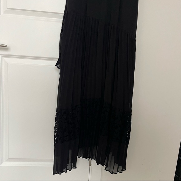 Black Dress BCBG MaxAzria 🎄 Holiday Sale ✨ - Picture 5 of 12